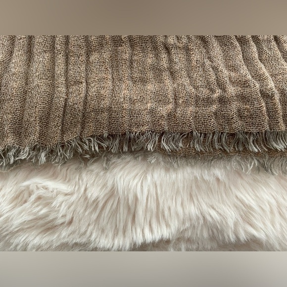 5/$25 Soft and comfy tan wrap scarf with gold metallic flecks accordion design - Picture 4 of 4